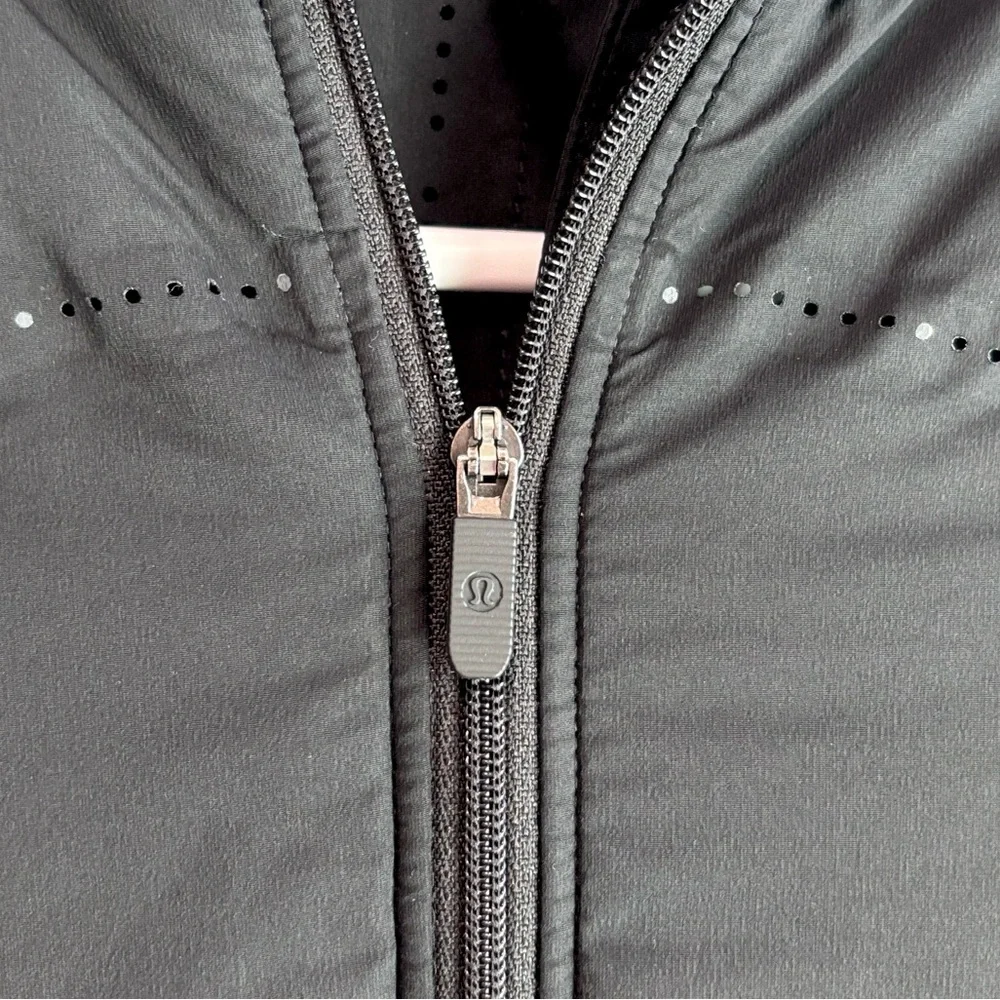 Lululemon Run For Cold Pullover Quarter Zip Jacket Black Women’s Size 2